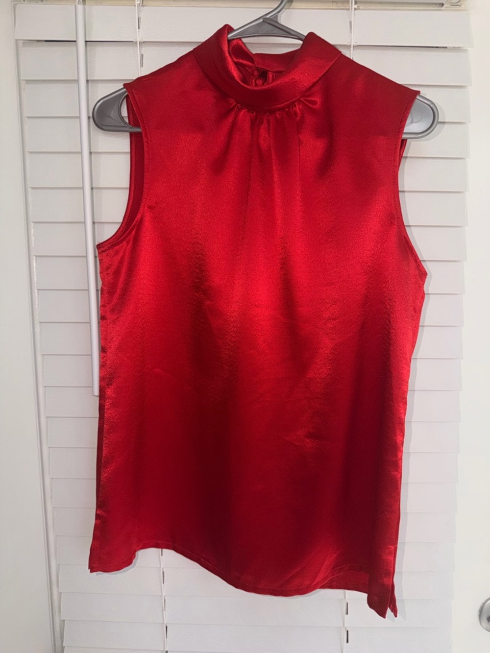 Harve Benard Red Satin Mock Neck Sleeveless Shell